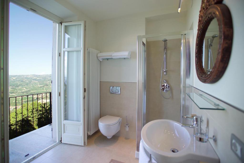 Rocche Costamagna Art Bed & Breakfast 3*